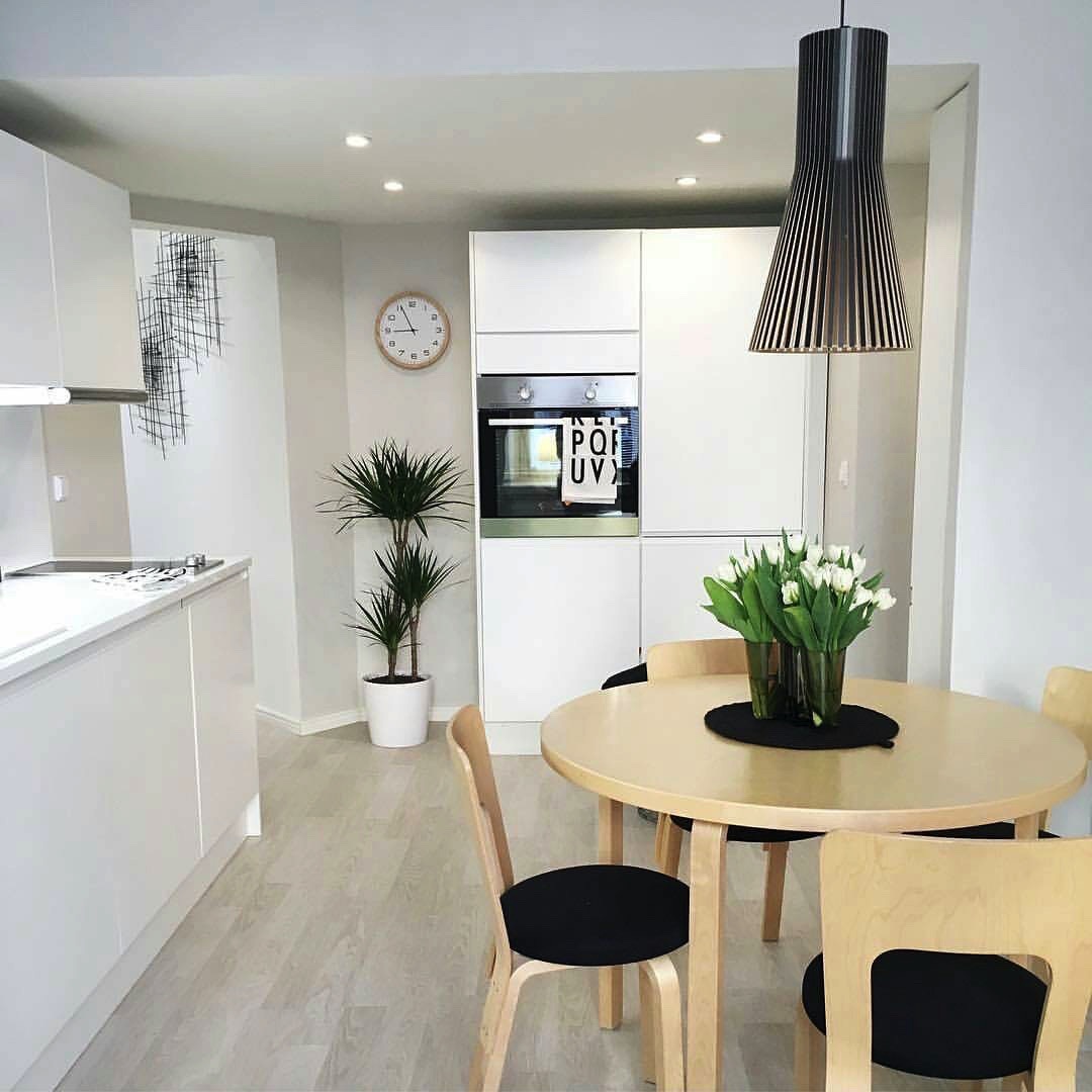 ゴールデンウィーク期間中の営業について, Secto 4201 black in Scandi interior